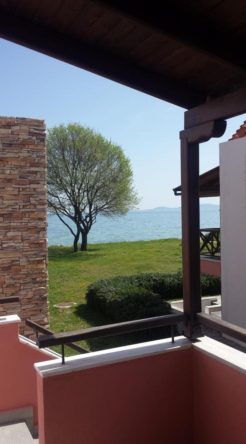 Beachfront Stylish Maisonette In Ierissos Exterior foto